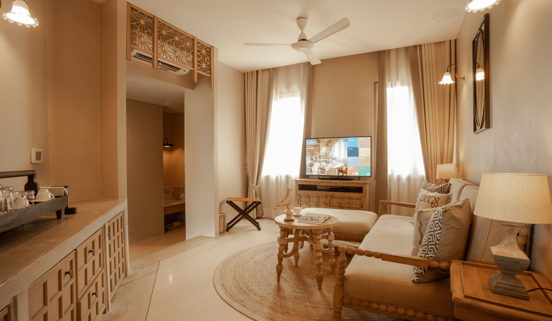 Devasom Khao Lak Beach Resort & Villas - Seaside Pool Paradise Suite Living